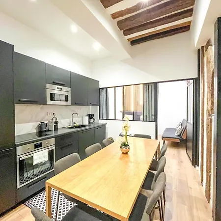 Urban Flat 67 - Spacious Flat In Apartment Paris